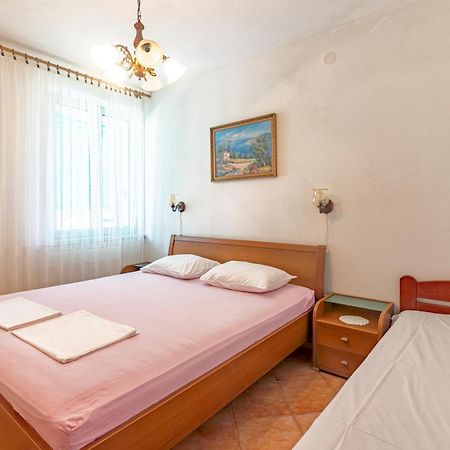 Apartments And Rooms With Parking Space Hvar - 15706 Hvar Town Room photo