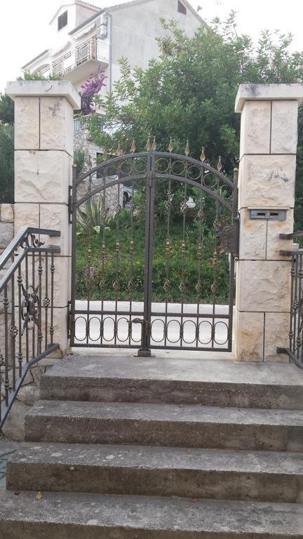 Apartments And Rooms With Parking Space Hvar - 15706 Hvar Town Exterior photo