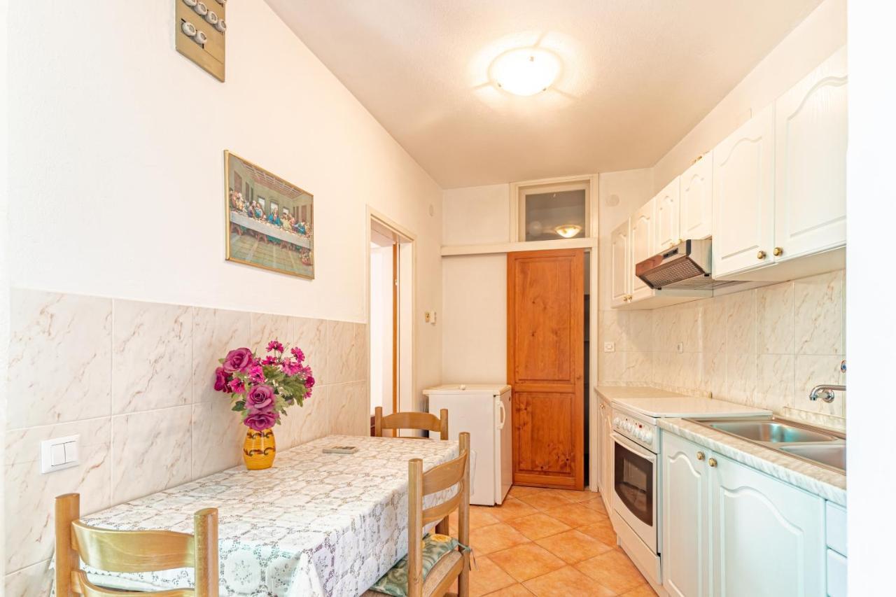 Apartments And Rooms With Parking Space Hvar - 15706 Hvar Town Exterior photo