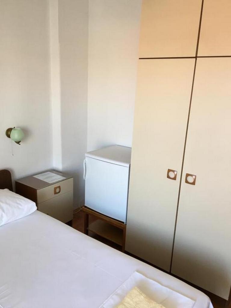 Apartments And Rooms With Parking Space Hvar - 15706 Hvar Town Room photo