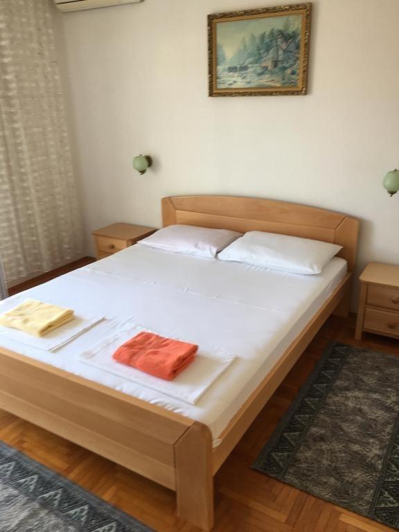 Apartments And Rooms With Parking Space Hvar - 15706 Hvar Town Exterior photo