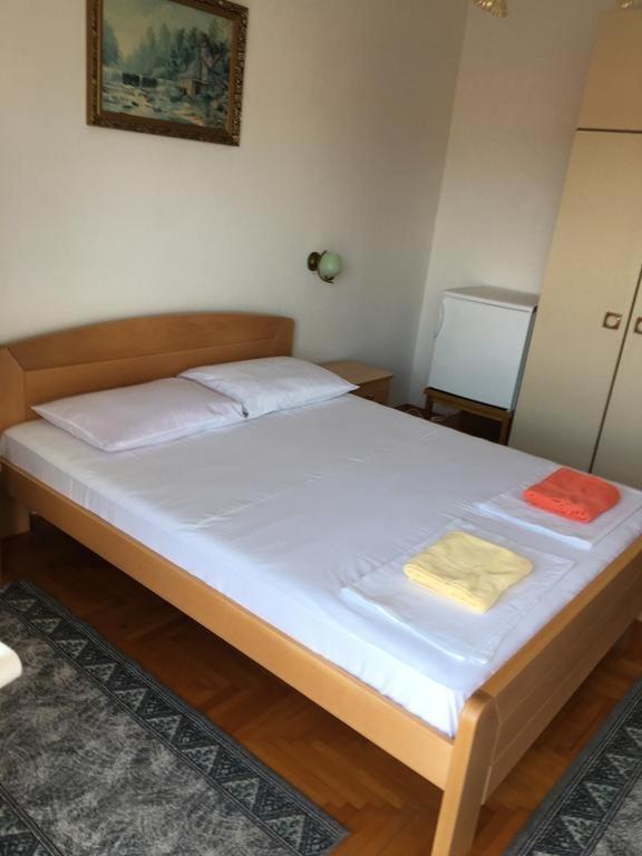 Apartments And Rooms With Parking Space Hvar - 15706 Hvar Town Room photo
