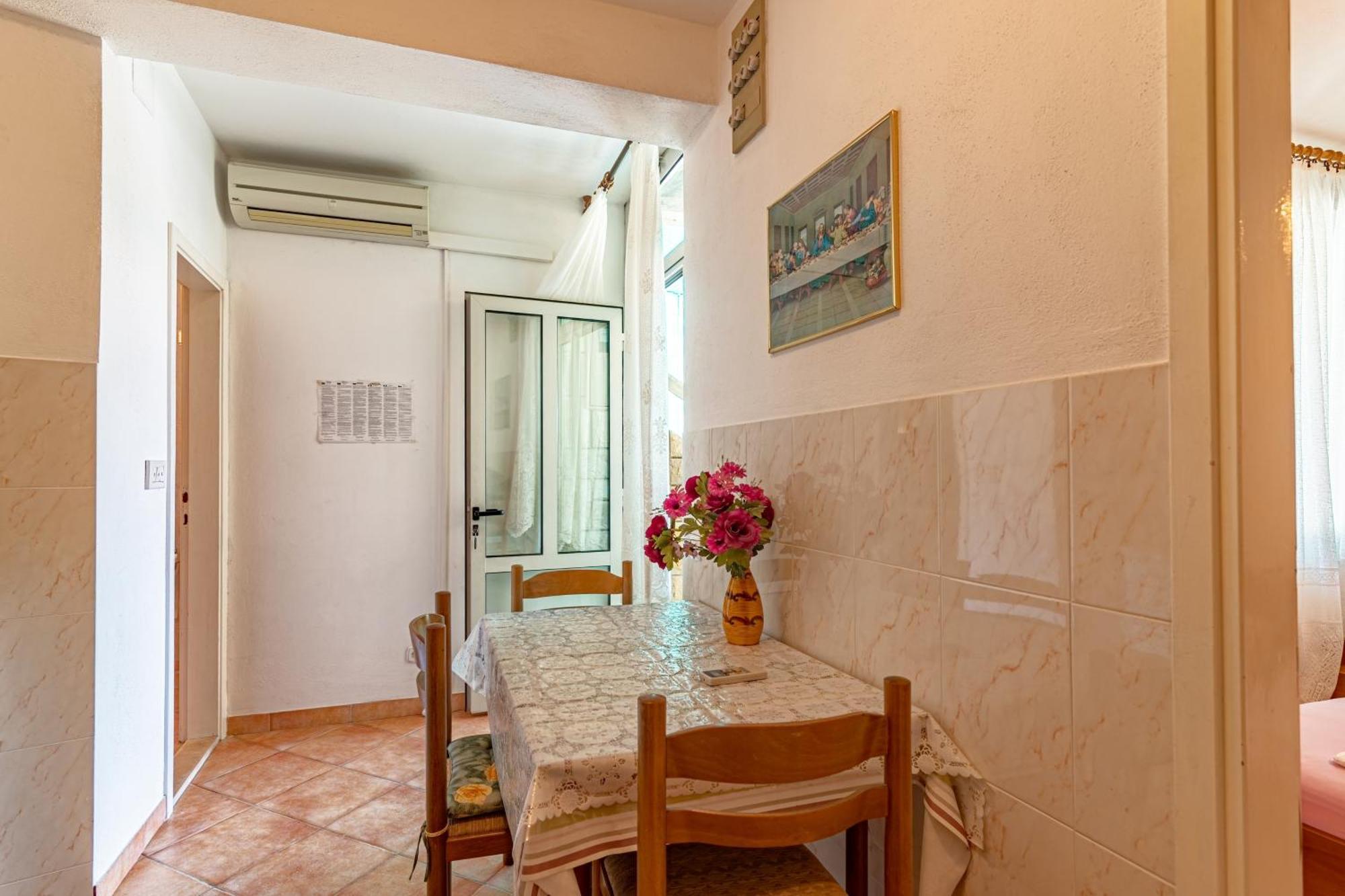Apartments And Rooms With Parking Space Hvar - 15706 Hvar Town Room photo